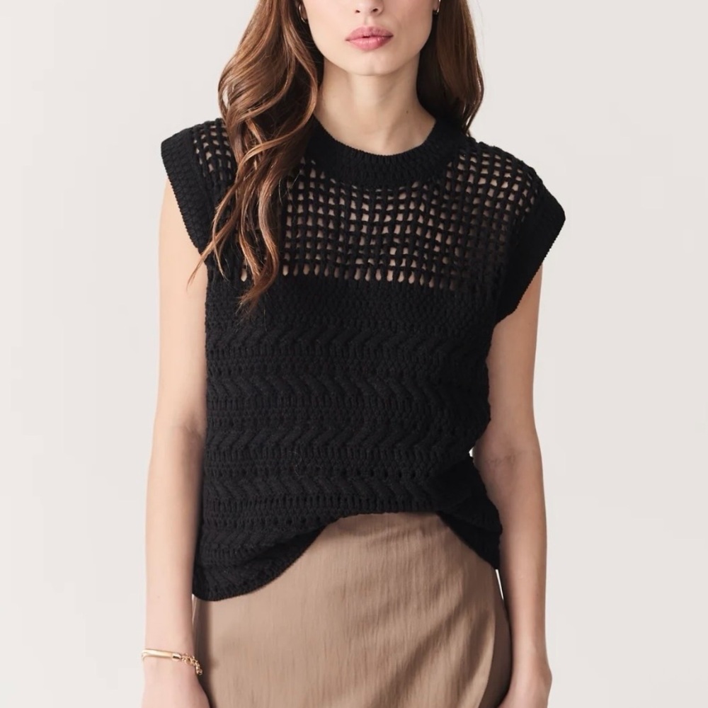 DELUC Open Knit Sleeveless Top Black Relaxed Lightweight S